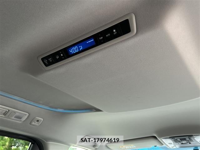 Toyota VELLFIRE 2017 8674537-1