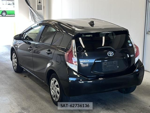 Toyota AQUA 2015 8944405-5