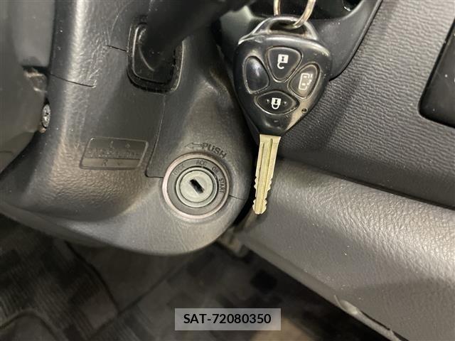 Toyota ISIS 2008 8759813-19