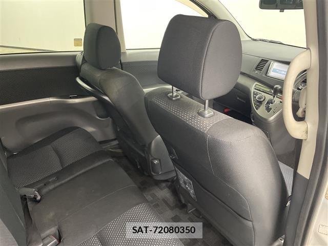 Toyota ISIS 2008 8759813-9