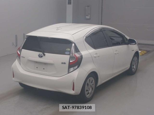 Toyota AQUA 2019 8862376-1