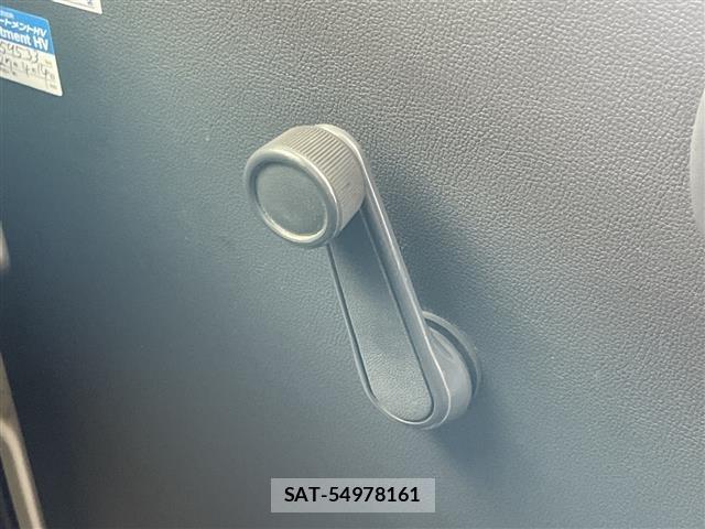 Toyota PIXIS VAN 2013 8677415-17