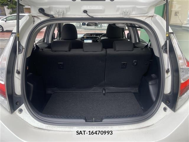 Toyota AQUA 2018 8762985-1