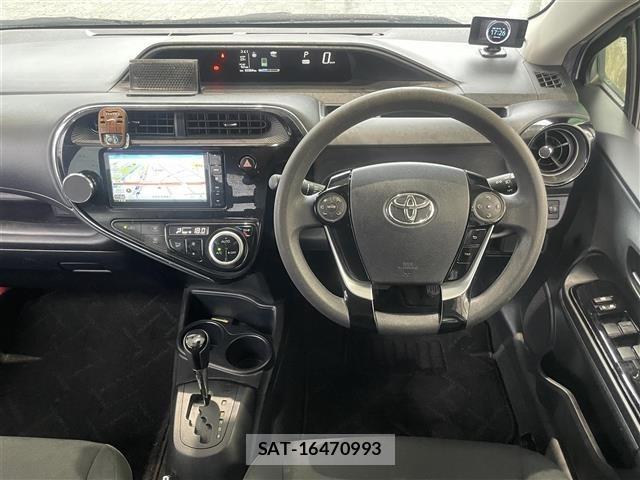 Toyota AQUA 2018 8762985-10