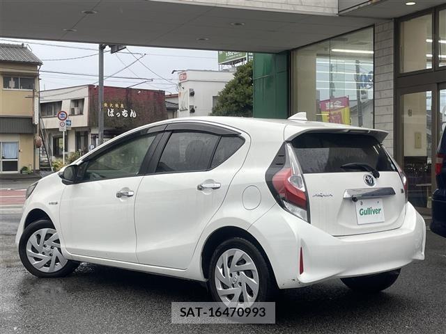 Toyota AQUA 2018 8762985-13