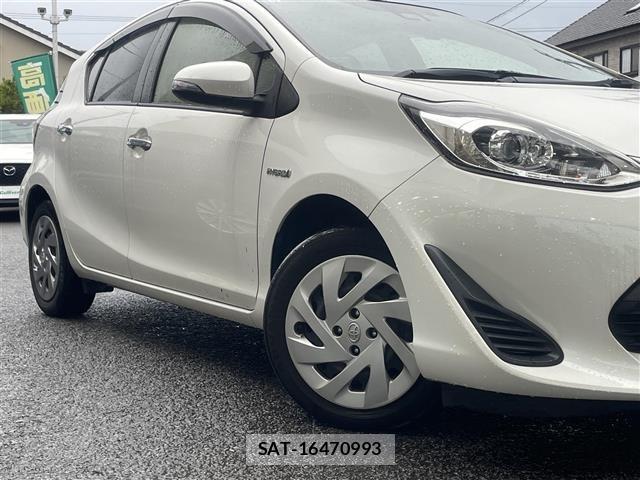 Toyota AQUA 2018 8762985-16