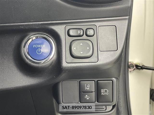 Toyota AQUA 2018 8762986-10