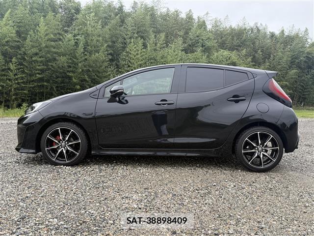 Toyota AQUA 2024 8762990-8