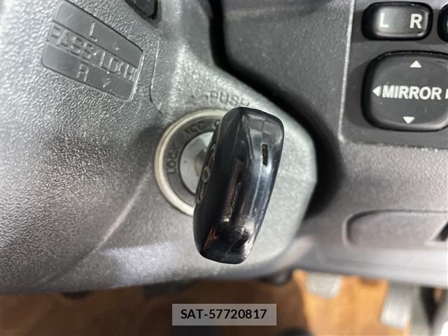 Toyota HIACE VAN 2006 8677224-9