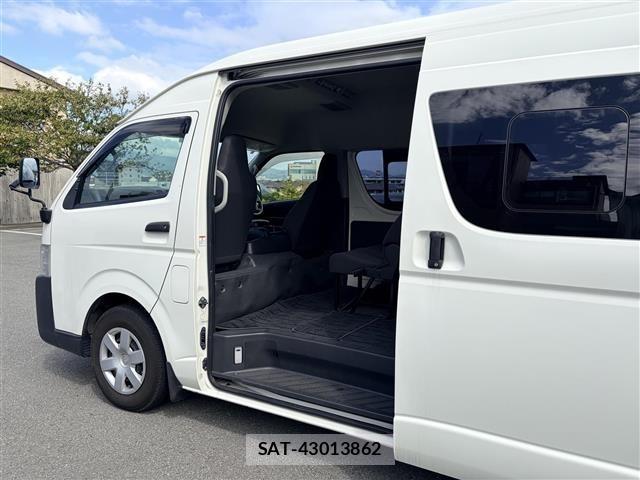 Toyota HIACE COMMUTER 2015 8844249-5