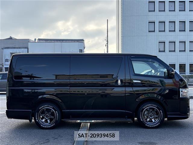 Toyota HIACE VAN 2022 8677231-12