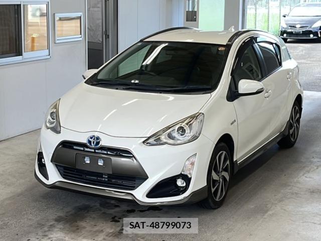 Toyota AQUA 2015 8682956-0