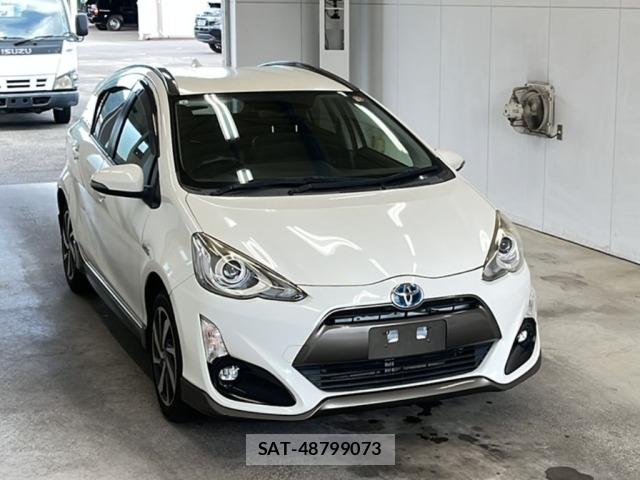 Toyota AQUA 2015 8682956-4