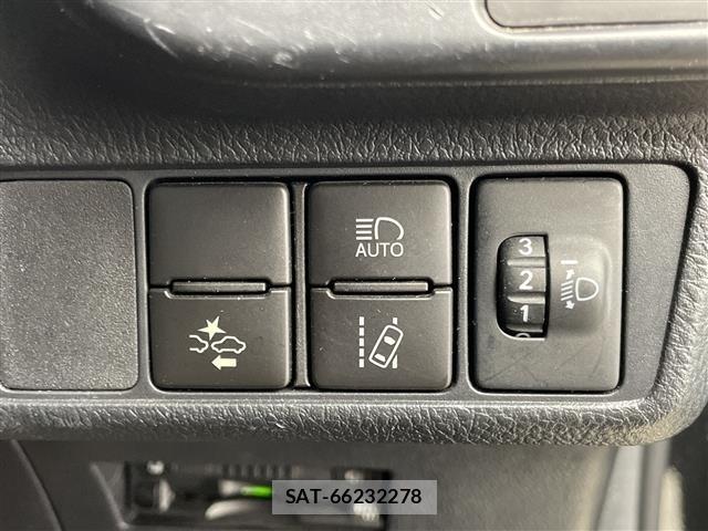 Toyota COROLLA FIELDER 2017 8669651-8
