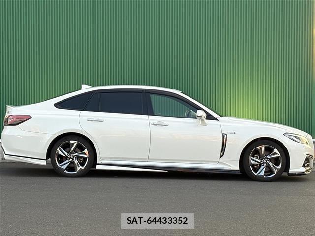 Toyota CROWN 2018 8769593-2