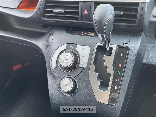 Toyota SIENTA 2018 8764240-10