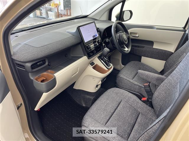 Toyota SIENTA 2024 8672181-8
