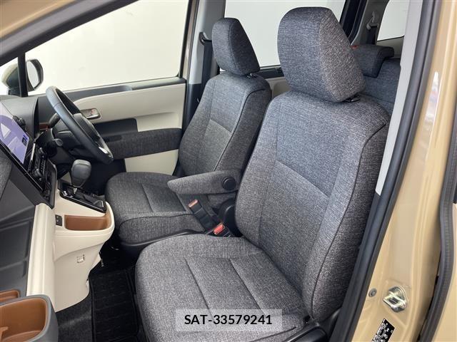 Toyota SIENTA 2024 8672181-9