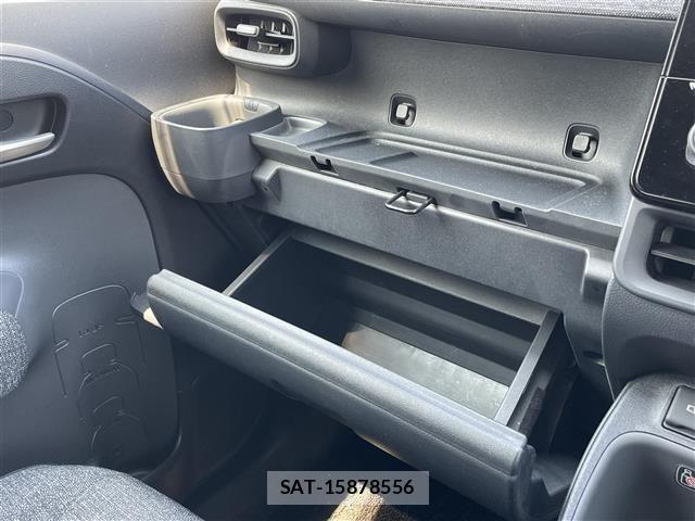 Toyota SIENTA 2022 8672189-10