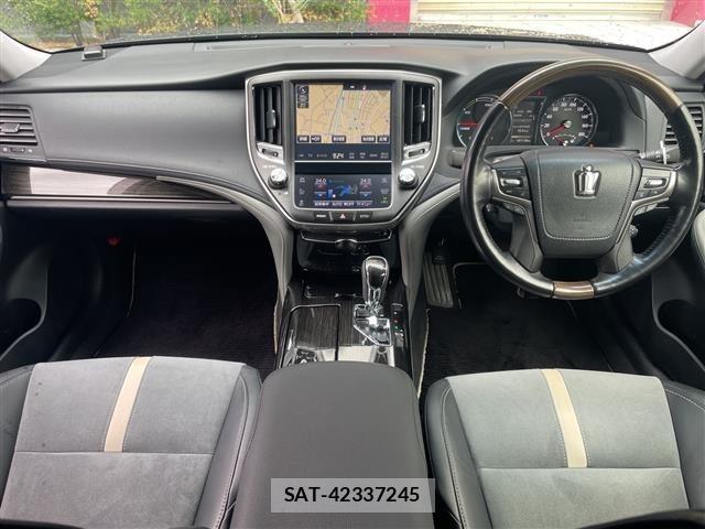 Toyota CROWN 2016 8769617-13