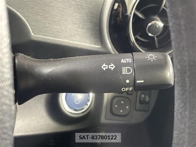 Toyota AQUA 2017 8762998-8
