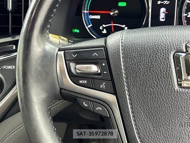 Toyota CROWN 2017 8769618-1