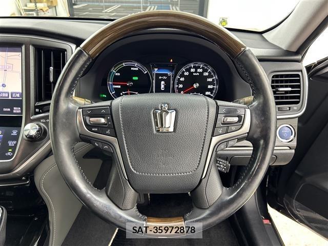 Toyota CROWN 2017 8769618-21