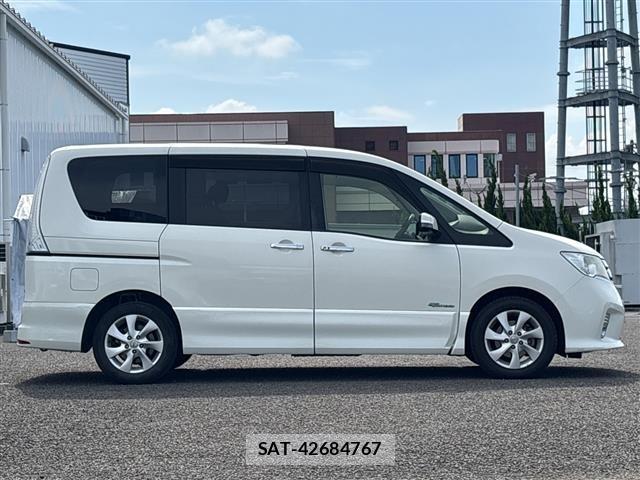 Nissan SERENA 2013 8672677-22