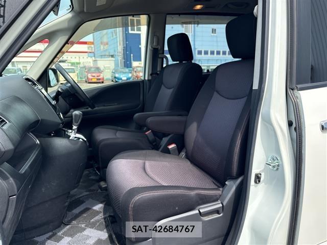 Nissan SERENA 2013 8672677-7