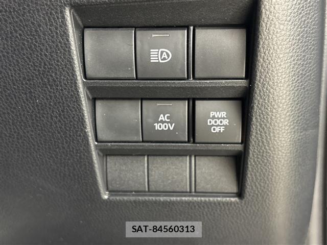 Toyota NOAH 2023 8765060-3