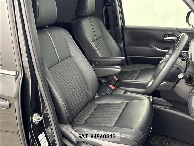 Toyota NOAH 2023 8765060-6