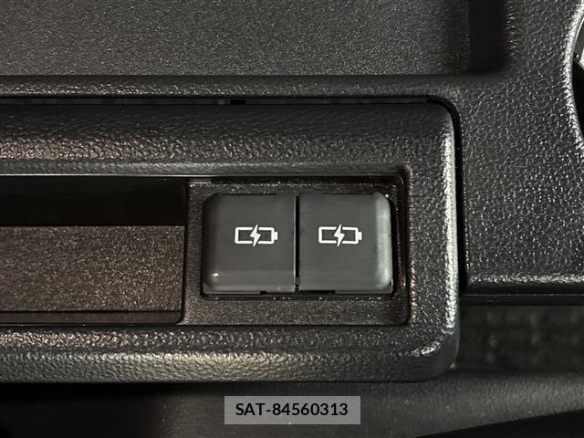 Toyota NOAH 2023 8765060-7