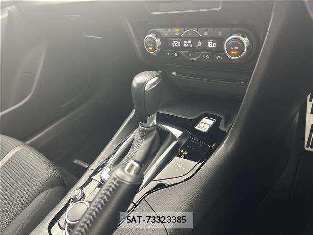 Mazda AXELA 2018 8771852-20