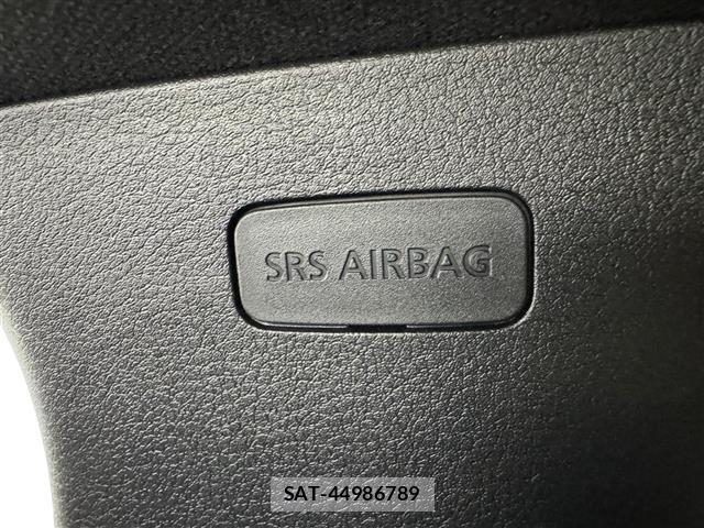 Mazda MAZDA3 2023 8770213-10