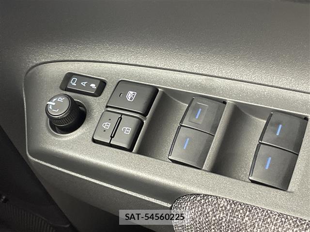 Toyota SIENTA 2024 8672206-1
