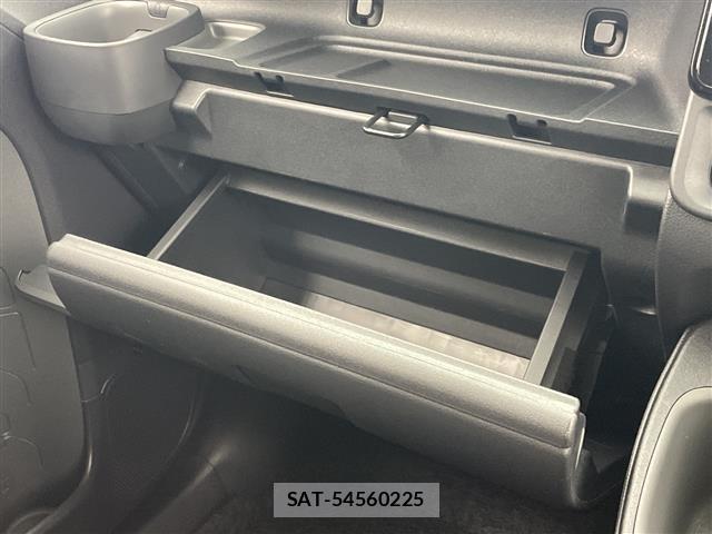 Toyota SIENTA 2024 8672206-20