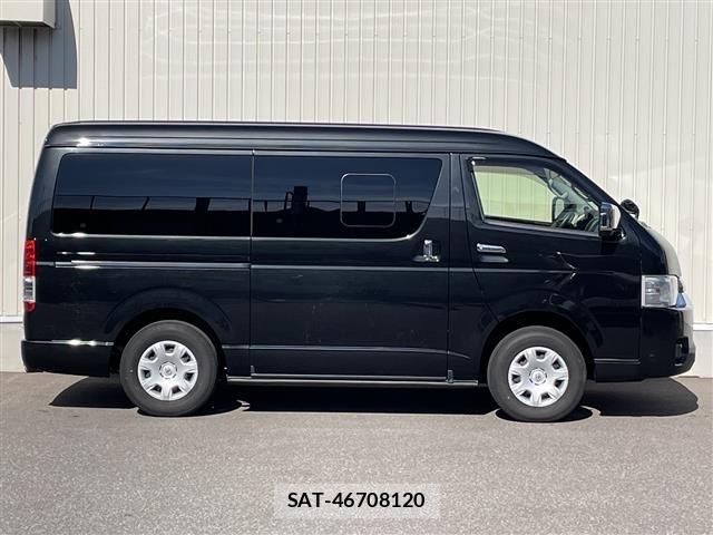 Toyota HIACE VAN 2022 8677235-10