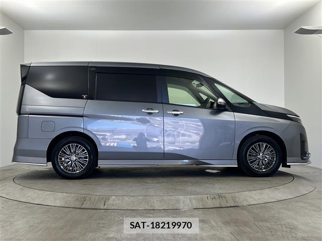 Nissan SERENA 2023 8672735-20