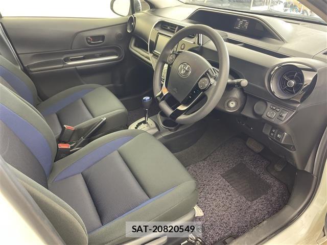 Toyota AQUA 2017 8762999-1