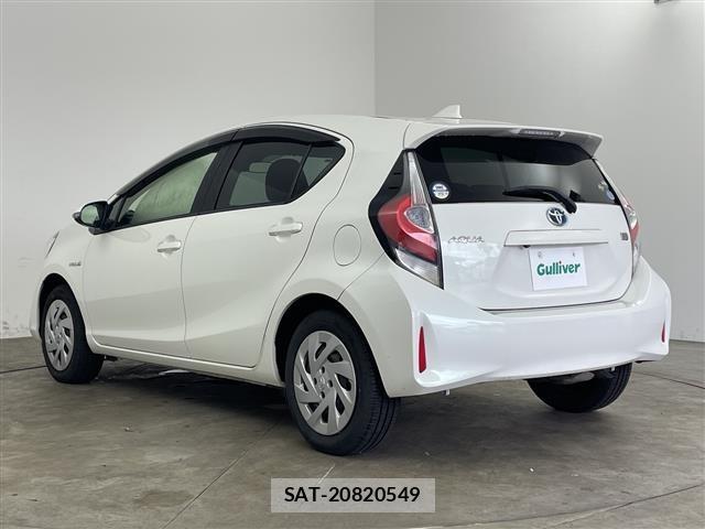 Toyota AQUA 2017 8762999-13