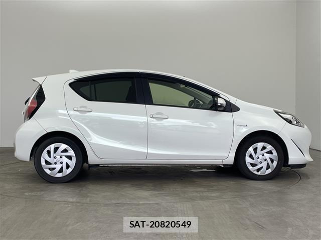 Toyota AQUA 2017 8762999-19