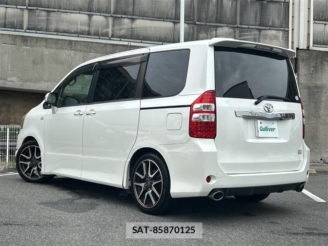 Toyota NOAH 2010 8765071-13