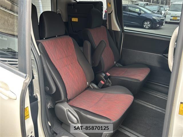Toyota NOAH 2010 8765071-2