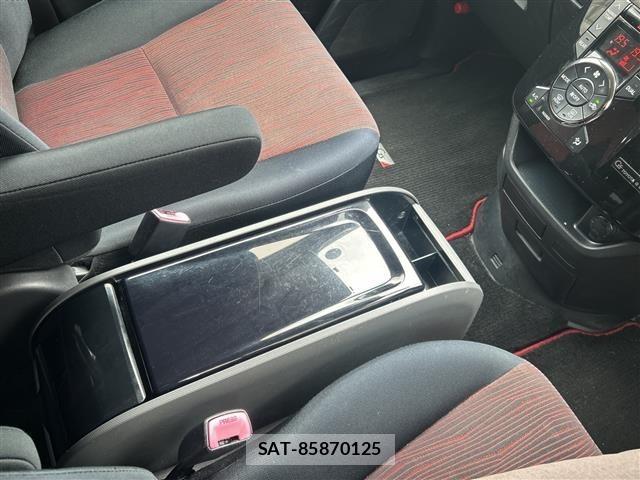 Toyota NOAH 2010 8765071-9