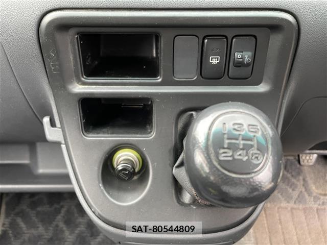 Toyota PIXIS VAN 2013 8677416-2