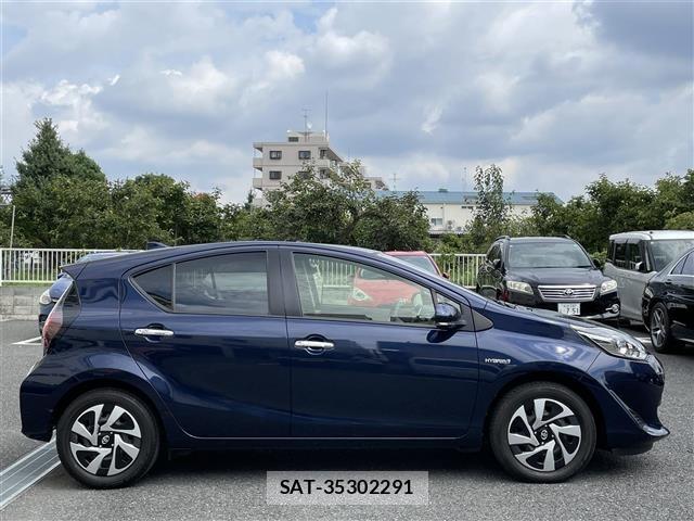 Toyota AQUA 2020 8763002-1