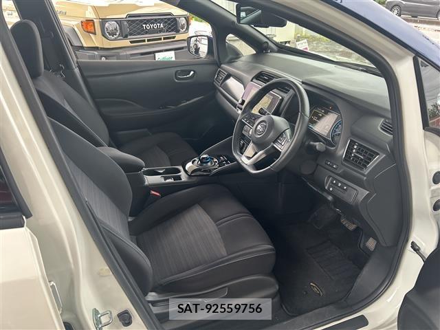 Nissan LEAF 2020 8675759-11