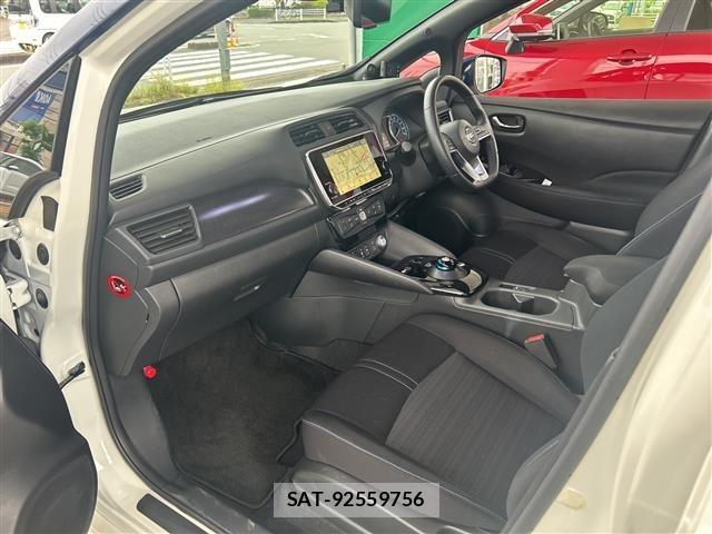 Nissan LEAF 2020 8675759-2