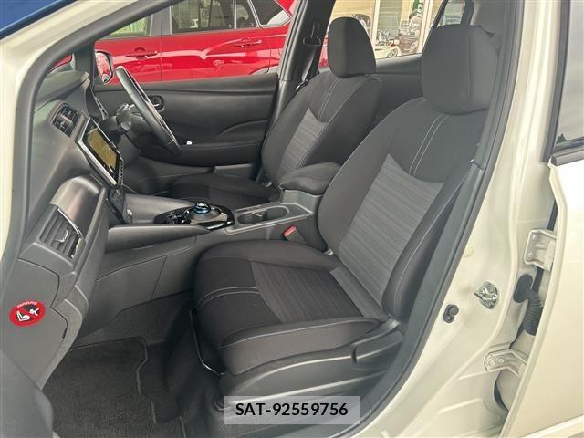 Nissan LEAF 2020 8675759-4