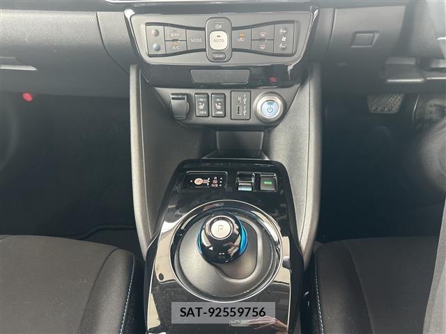 Nissan LEAF 2020 8675759-7